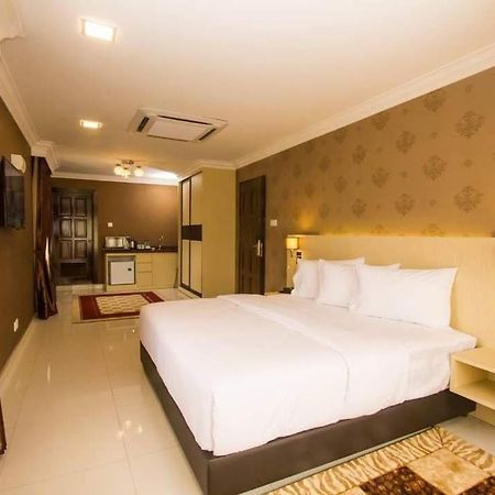 New Kesuma Villa Exclusive Stay Parit Raja Extérieur photo