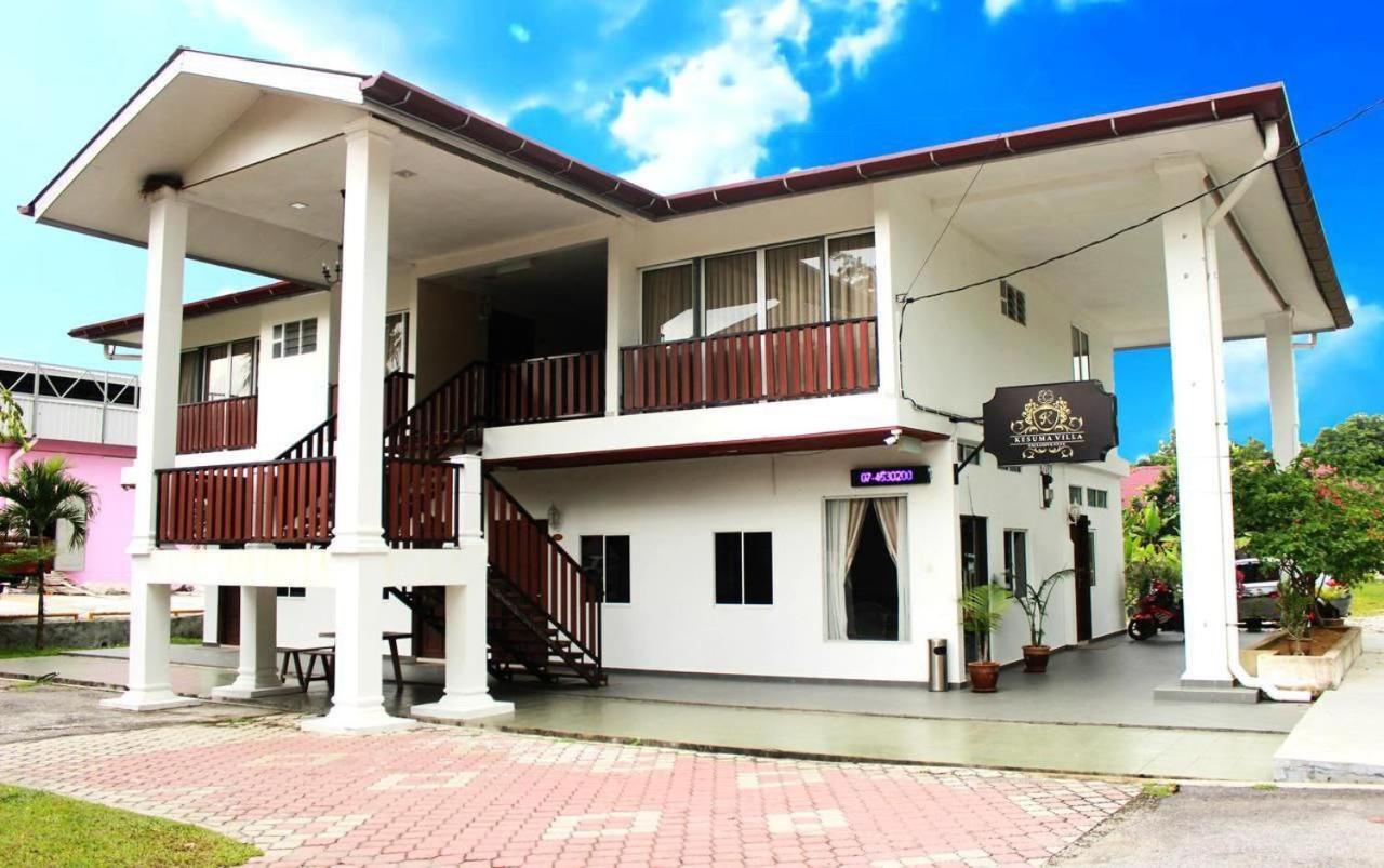 New Kesuma Villa Exclusive Stay Parit Raja Extérieur photo
